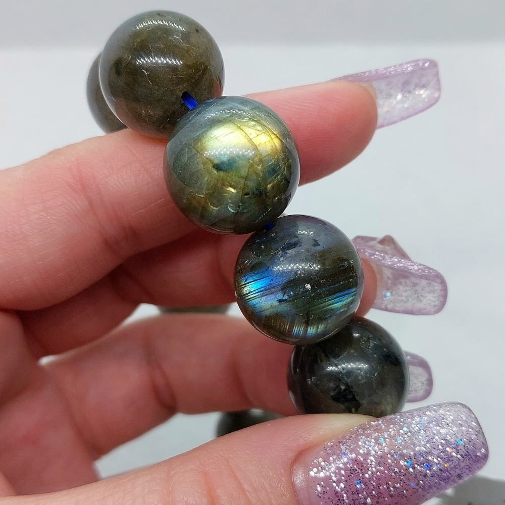 💙 16mm HQ Aster Labradorite Bracelet - Picture 4 of 8